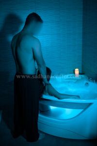 - Sadhana Massage Center leo-masajista-erotico-img1-sadhana-center-valencia