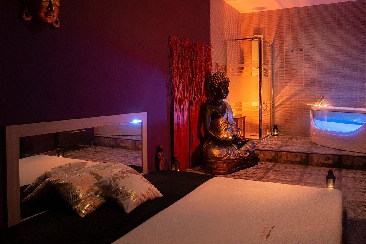 sala de masajes eróticos con final feliz | Sadhana Massage Center Valencia